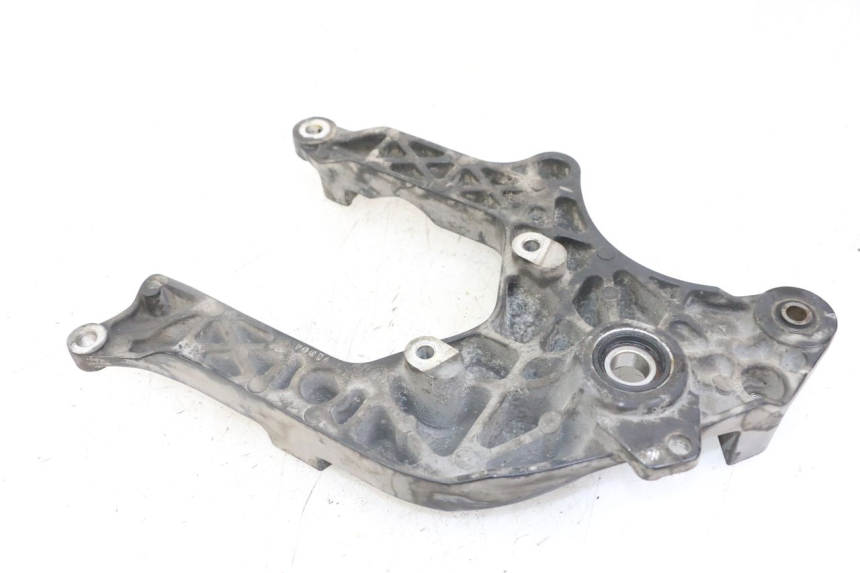 photo de UCHWYT TŁUMIKA SUZUKI BURGMAN 125 (2018 - 2021) - Szczegół części