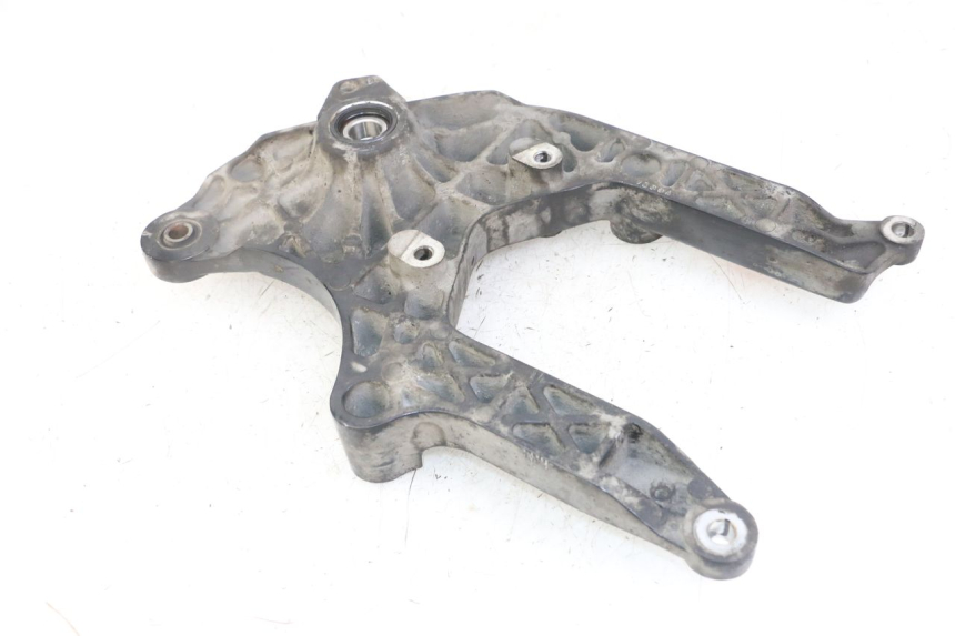 photo de UCHWYT TŁUMIKA SUZUKI BURGMAN 125 (2018 - 2021) - Zoom stanu zużycia