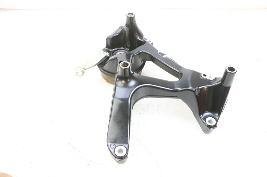 photo de UCHWYT TŁUMIKA YAMAHA TRICITY 300 (2020 - 2024) - Zbliżenie techniczne