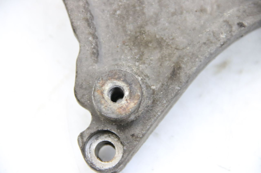 photo de UCHWYT TŁUMIKA PIAGGIO VESPA GRANTURISMO 125 (2003 - 2007) - Inny kąt widzenia