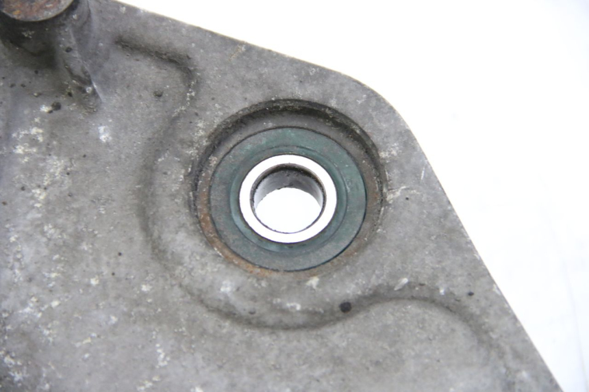 photo de UCHWYT TŁUMIKA PIAGGIO VESPA GRANTURISMO 125 (2003 - 2007) - Punkty mocowania