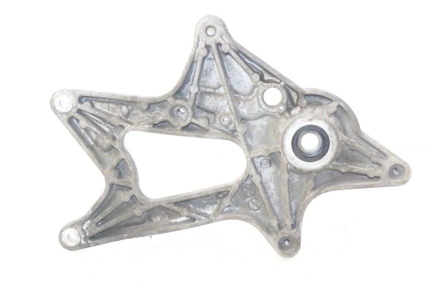 photo de UCHWYT TŁUMIKA PIAGGIO VESPA GTS IGET ABS 125 (2017 - 2023) - Szczegół części