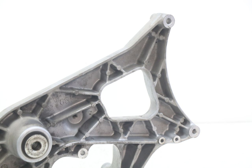 photo de UCHWYT TŁUMIKA YAMAHA X-CITY XCITY 125 (2007 - 2013) - Inny kąt widzenia