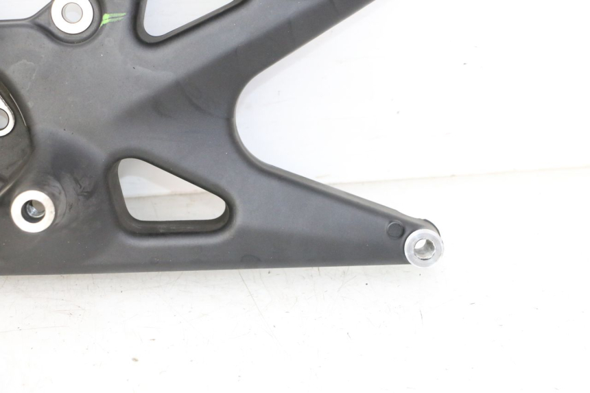 photo de UCHWYT TŁUMIKA YAMAHA XMAX X-MAX 125 (2021 - 2025) - Inny kąt widzenia