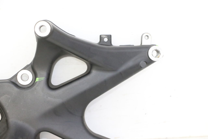 photo de UCHWYT TŁUMIKA YAMAHA XMAX X-MAX 125 (2021 - 2025) - Zbliżenie techniczne