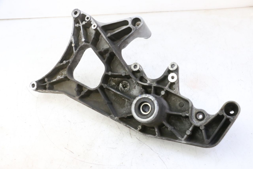 photo de UCHWYT TŁUMIKA YAMAHA X-MAX XMAX 125 (2010 - 2013) - Inny kąt widzenia