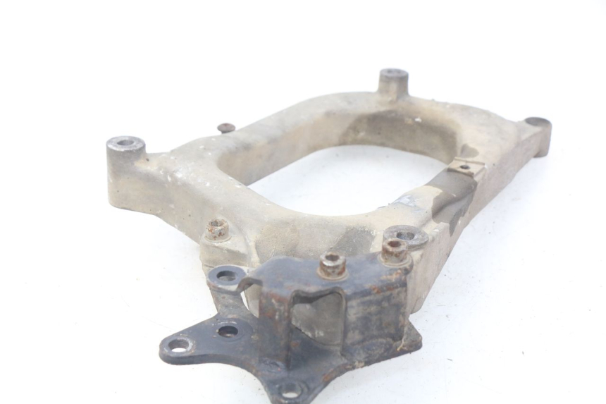 photo de UCHWYT TŁUMIKA PIAGGIO X7 125 (2007 - 2013) - Inny kąt widzenia