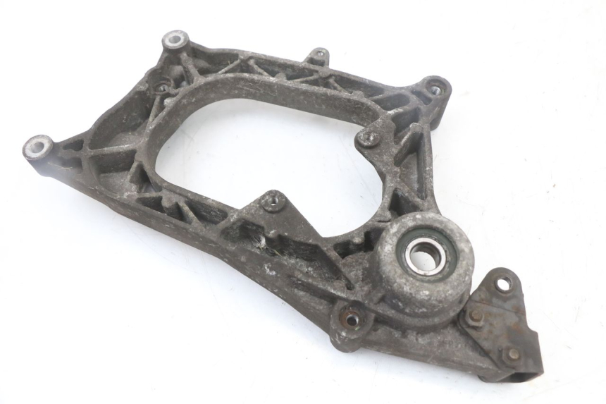 photo de UCHWYT TŁUMIKA PIAGGIO X8 125 (2004 - 2007) - Zbliżenie techniczne