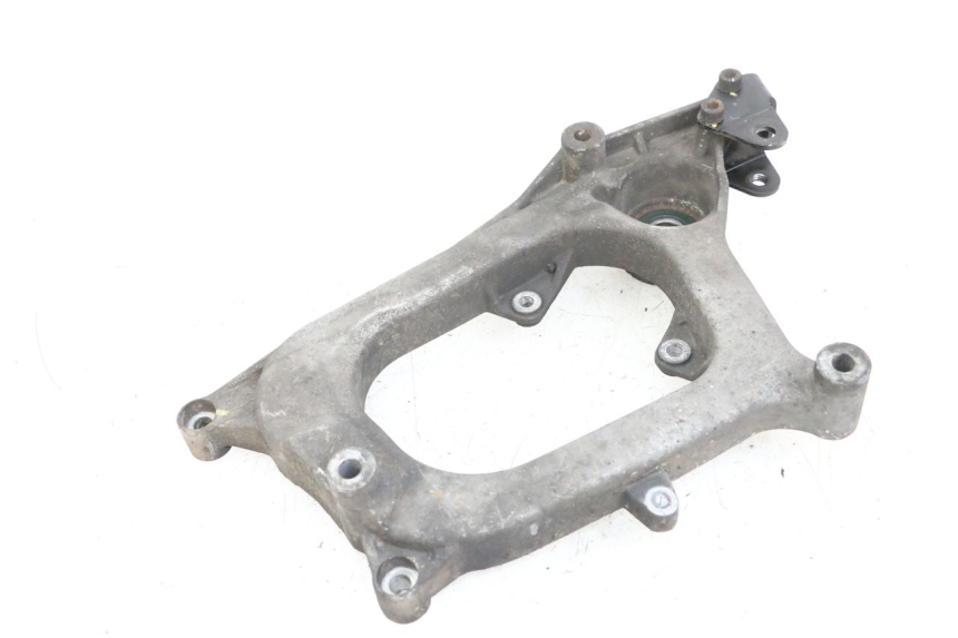 photo de UCHWYT TŁUMIKA PIAGGIO X8 125 (2004 - 2007) - Inny kąt widzenia