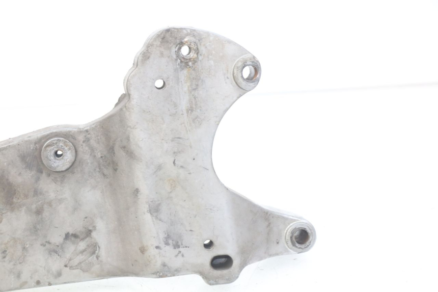 photo de UCHWYT TŁUMIKA YAMASAKI YM T 125 (2015 - 2020) - Inny kąt widzenia