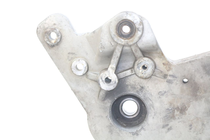 photo de UCHWYT TŁUMIKA YAMASAKI YM T 125 (2015 - 2020) - Zbliżenie techniczne