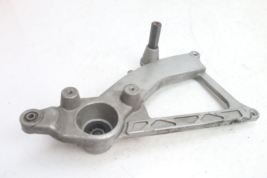 photo de UCHWYT TŁUMIKA YAMAHA YP MAJESTY 125 (1998 - 2001) - Szczegół części