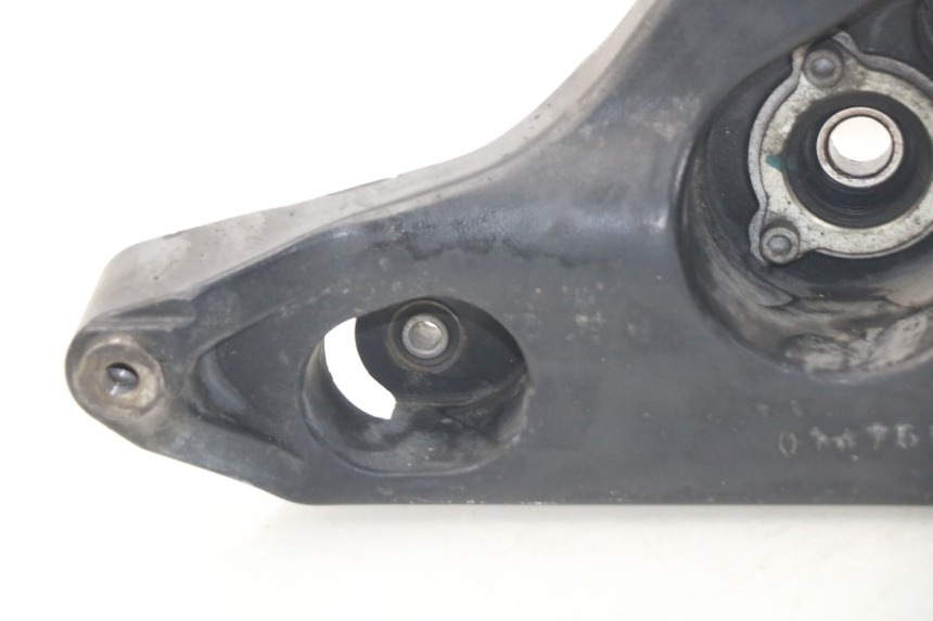 photo de UCHWYT TŁUMIKA YAMAHA YP X-MAX XMAX 400 (2014 - 2017) - Zbliżenie techniczne