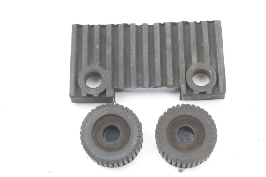 photo de UCHWYT ZBIORNIKA SUZUKI GN 125 (1997 - 2000) - Widok główny