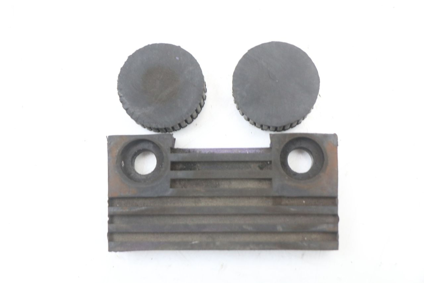 photo de UCHWYT ZBIORNIKA SUZUKI GN 125 (1997 - 2000) - Szczegół części