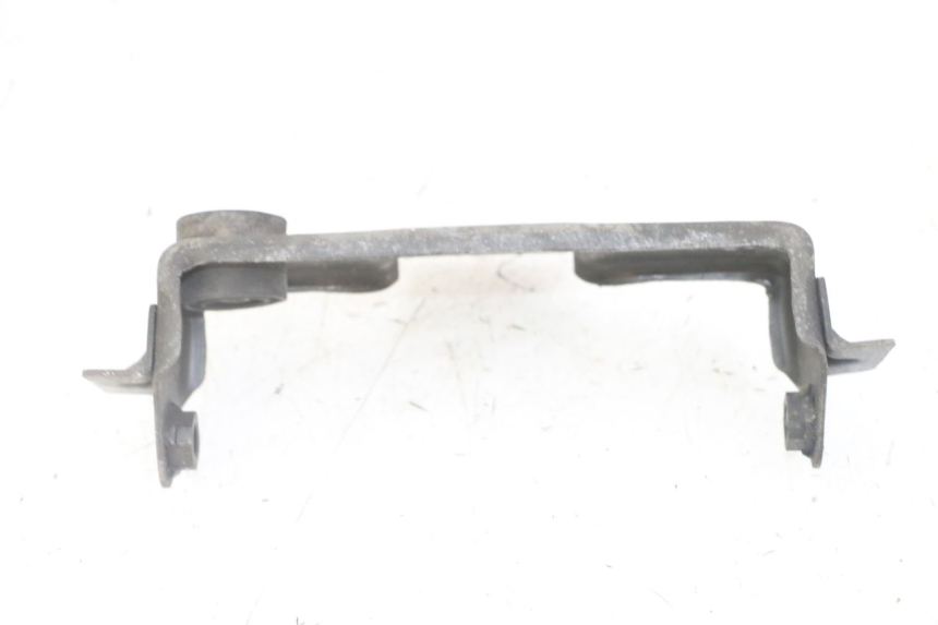 photo de UCHWYT ZBIORNIKA SUZUKI GS GSE 500 (2001 - 2003) - Zoom stanu zużycia