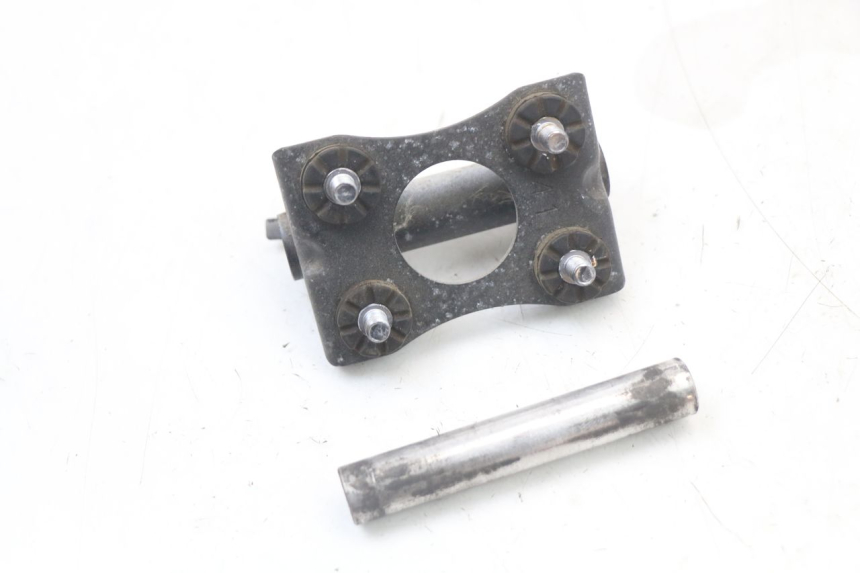 photo de UCHWYT ZBIORNIKA SUZUKI GSR 750 (2011 - 2017) - Punkty mocowania