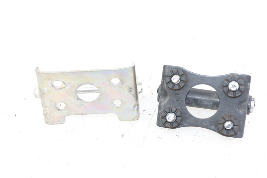 photo de UCHWYT ZBIORNIKA SUZUKI GSR 750 (2011 - 2017) - Szczegół części