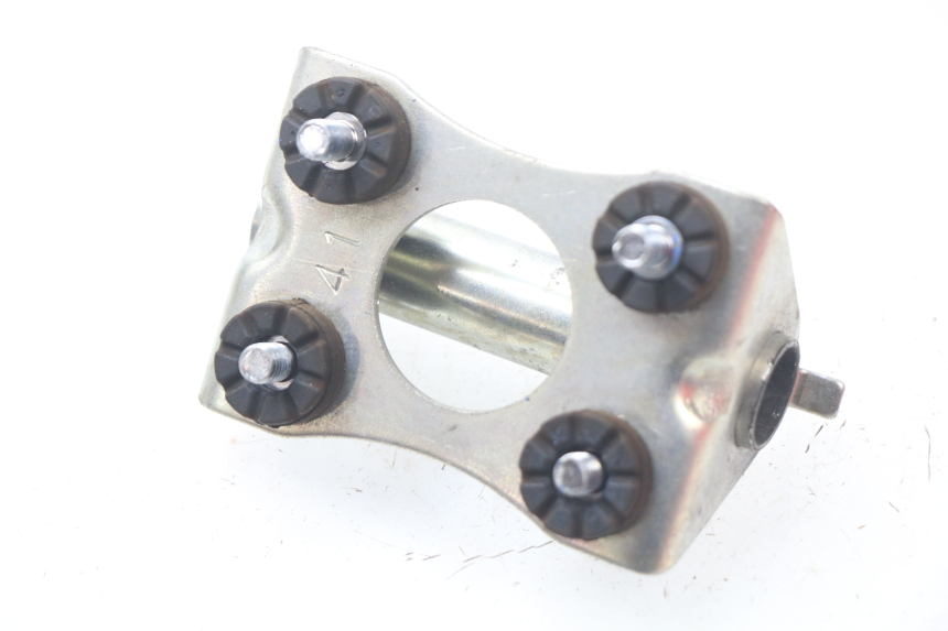 photo de UCHWYT ZBIORNIKA SUZUKI GSX-R GSXR K16 1000 (2012 - 2016) - Zoom stanu zużycia