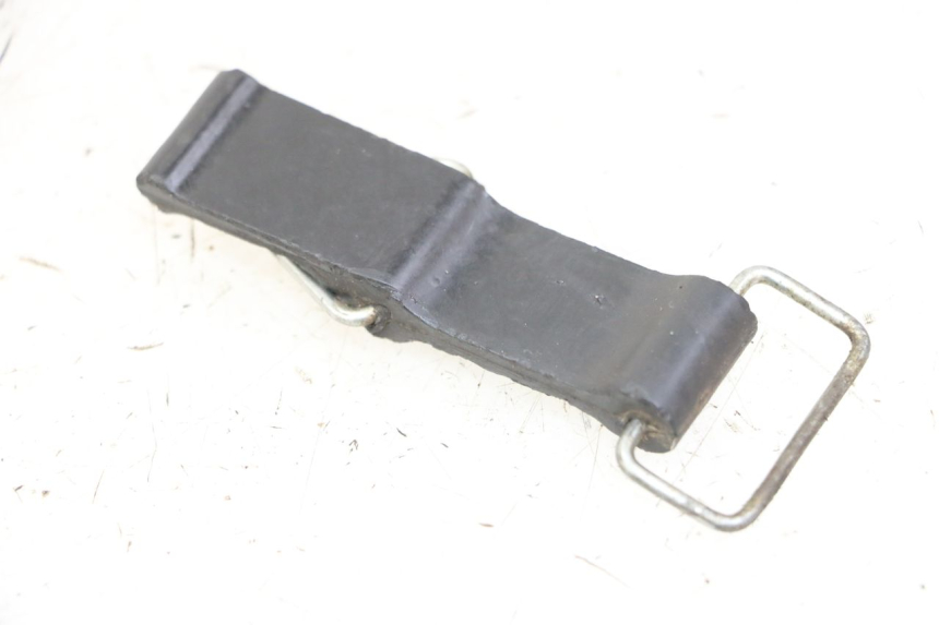 photo de UCHWYT ZBIORNIKA KAWASAKI KX 65 (2000 - 2019) - Zoom stanu zużycia