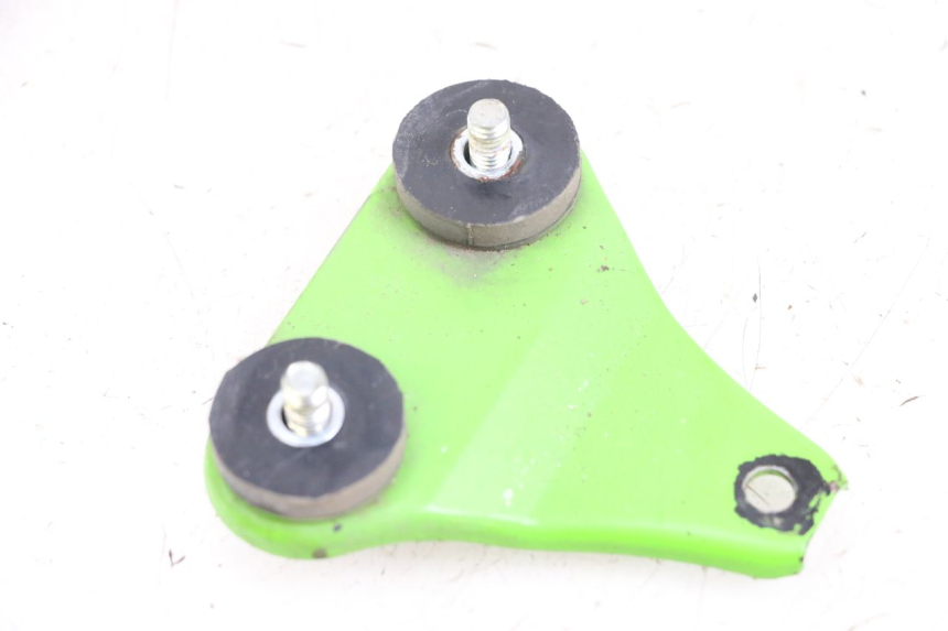 photo de UCHWYT ZBIORNIKA KAWASAKI KDX 125 (1990 - 1991) - Szczegół części