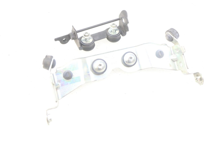 photo de UCHWYT ZBIORNIKA YAMAHA MT-07 MT07 700 (2018 - 2020) - Zoom stanu zużycia