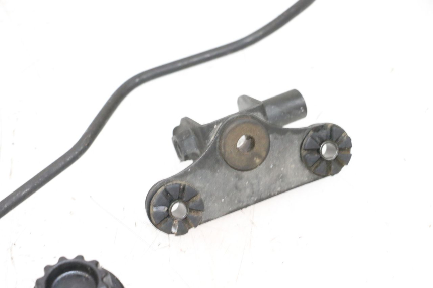 photo de UCHWYT ZBIORNIKA HONDA NSR R 125 (1994 - 2003) - Zbliżenie techniczne