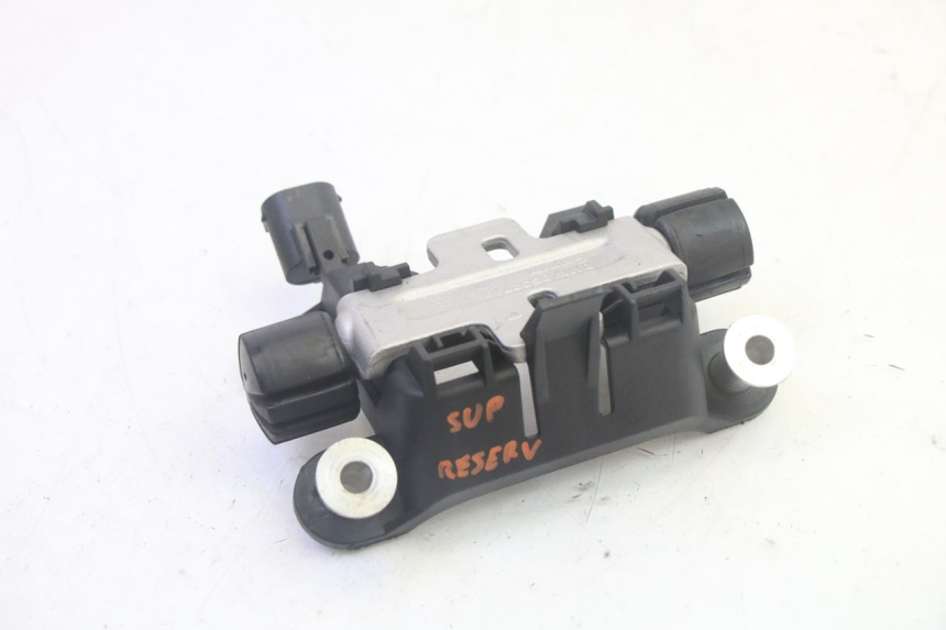 photo de UCHWYT ZBIORNIKA BMW R GS 1250 (2021 - 2024) - Zoom stanu zużycia