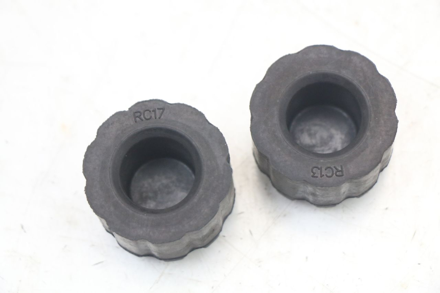 photo de UCHWYT ZBIORNIKA PALIWA ROYAL ENFIELD CONTINENTAL GT 650 (2019 - 2024) - Inny kąt widzenia