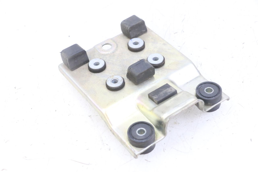 photo de UCHWYT ZBIORNIKA SUZUKI GSX F GSXF 650 (2007 - 2015) - Inny kąt widzenia