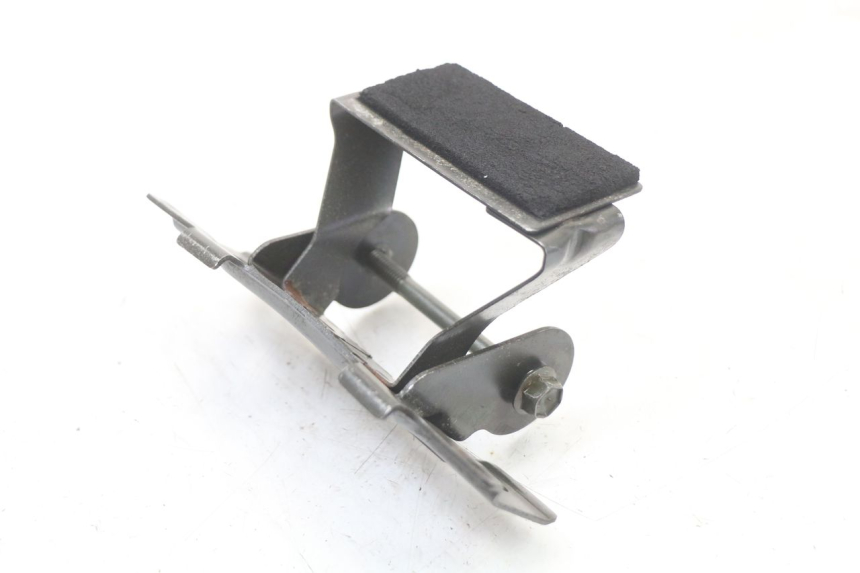 photo de UCHWYT ZBIORNIKA SUZUKI SV S 650 (1999 - 2002) - Szczegół części