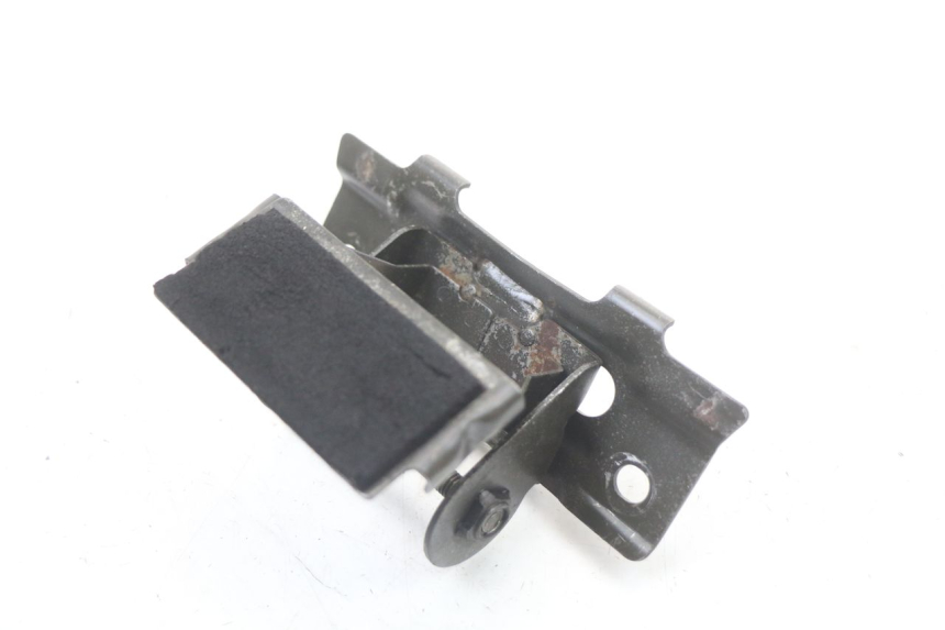 photo de UCHWYT ZBIORNIKA SUZUKI SV S 650 (1999 - 2002) - Zoom stanu zużycia