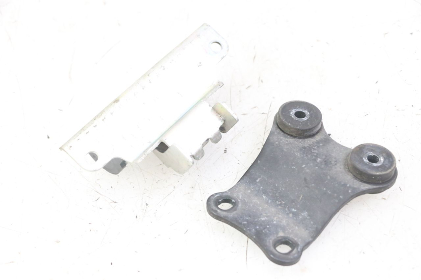 photo de UCHWYT ZBIORNIKA YAMAHA XJ6 ABS 600 (2008 - 2016) - Zoom stanu zużycia