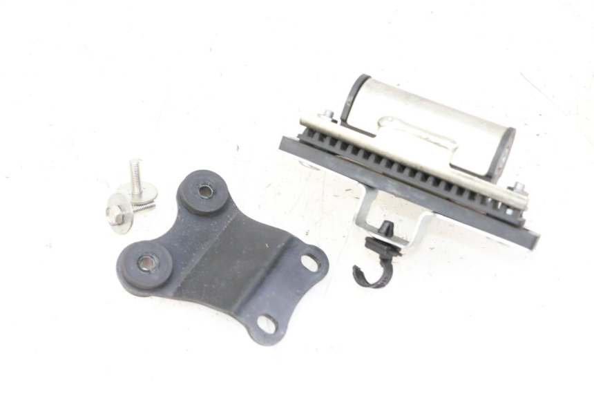 photo de UCHWYT ZBIORNIKA YAMAHA XJ6 ABS 600 (2008 - 2016) - Szczegół części