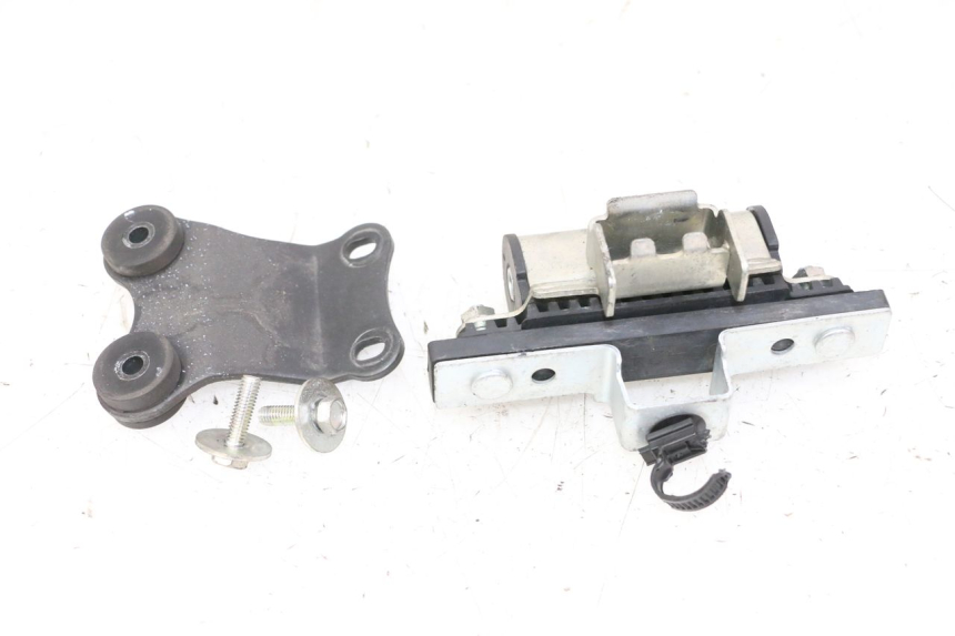 photo de UCHWYT ZBIORNIKA YAMAHA XJ6 ABS 600 (2008 - 2016) - Inny kąt widzenia