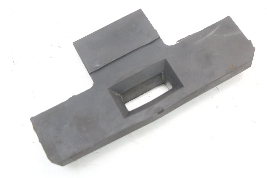 photo de UCHWYT ZBIORNIKA YAMAHA XJS DIVERSION 600 (1997 - 1999) - Zoom stanu zużycia