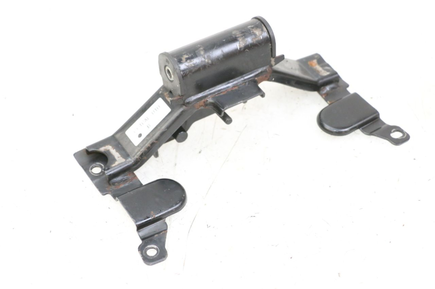 photo de UCHWYT ZBIORNIKA YAMAHA FZ1 FAZER 1000 (2007 - 2009) - Zbliżenie techniczne