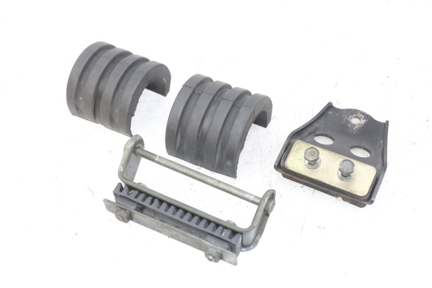 photo de UCHWYT ZBIORNIKA YAMAHA FZS FAZER 600 (2001 - 2003) - Widok główny