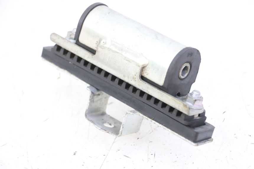 photo de UCHWYT ZBIORNIKA YAMAHA XJ6 600 (2008 - 2016) - Inny kąt widzenia