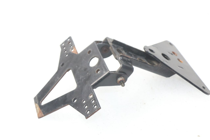 photo de UCHWYT TABLICY REJESTRACYJNEJ MV AGUSTA BRUTALE R WALLY 910 (2008 - 2008) - Inny kąt widzenia