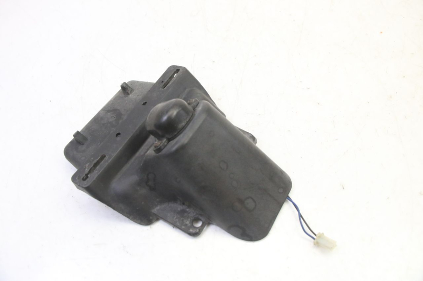 photo de UCHWYT TABLICY REJESTRACYJNEJ YAMAHA BW'S 100 (1999 - 2002) - Inny kąt widzenia