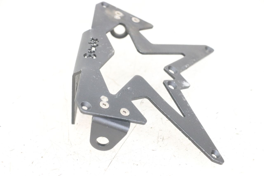 photo de UCHWYT TABLICY REJESTRACYJNEJ KAWASAKI ER-6 ER6 N 650 (2012 - 2016) - Zbliżenie techniczne