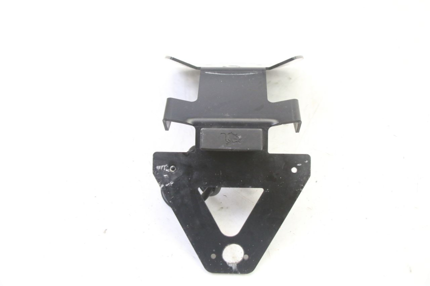 photo de UCHWYT TABLICY REJESTRACYJNEJ SUZUKI GSR 750 (2011 - 2017) - Zoom stanu zużycia