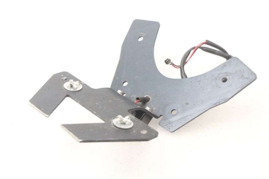 photo de UCHWYT TABLICY REJESTRACYJNEJ SUZUKI GSX-R GSXR K16 1000 (2012 - 2016) - Zoom stanu zużycia