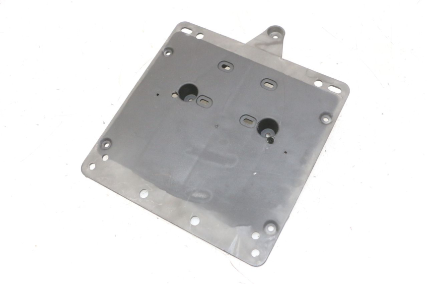 photo de UCHWYT TABLICY REJESTRACYJNEJ PIAGGIO IE MP3 YOURBAN 300 (2011 - 2016) - Widok główny