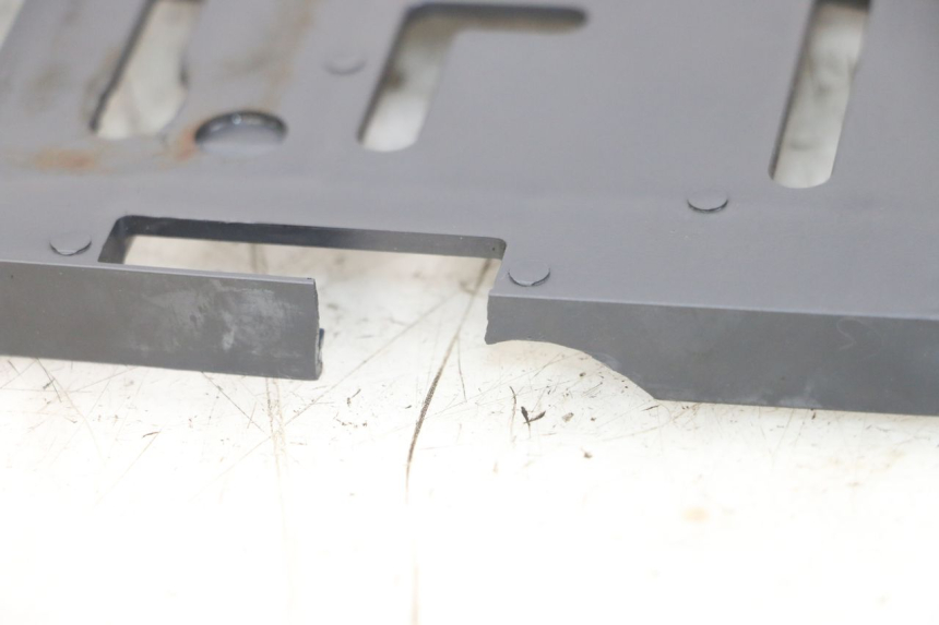 photo de UCHWYT TABLICY REJESTRACYJNEJ KAWASAKI GTR 1000 (1994 - 2004) - Inny kąt widzenia