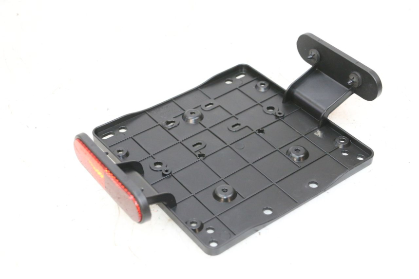 photo de UCHWYT TABLICY REJESTRACYJNEJ PIAGGIO MP3 HPE 300 (2019 - 2026) - Szczegół części
