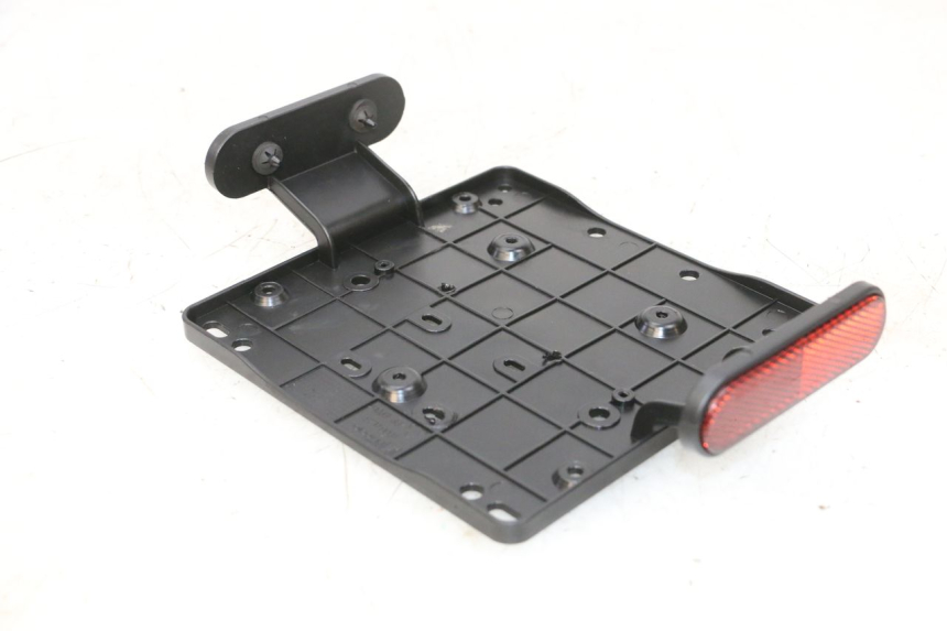 photo de UCHWYT TABLICY REJESTRACYJNEJ PIAGGIO MP3 HPE 300 (2019 - 2026) - Zoom stanu zużycia