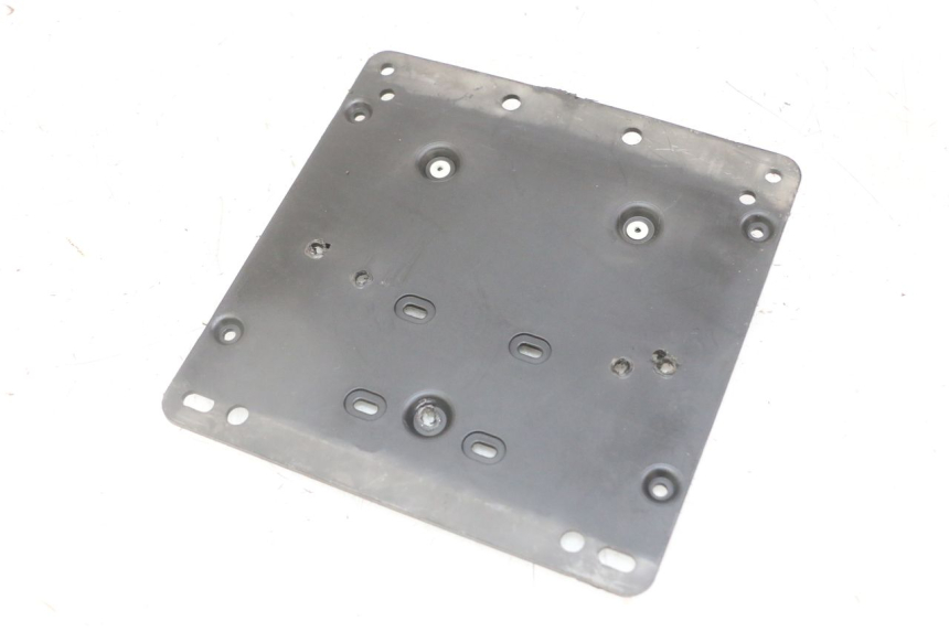 photo de UCHWYT TABLICY REJESTRACYJNEJ GILERA NEXUS 125 (2009 - 2013) - Widok główny