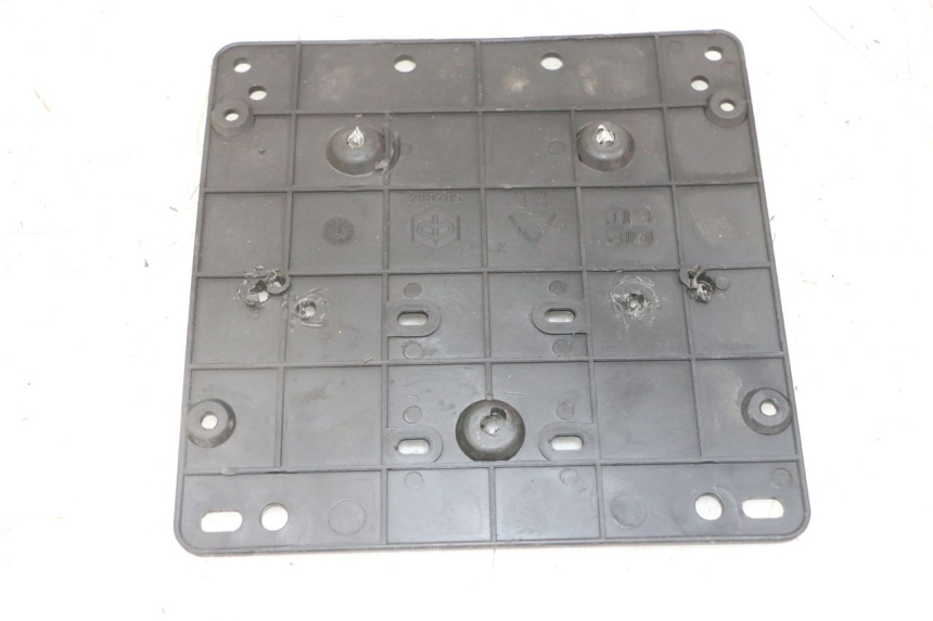 photo de UCHWYT TABLICY REJESTRACYJNEJ GILERA NEXUS 125 (2009 - 2013) - Szczegół części